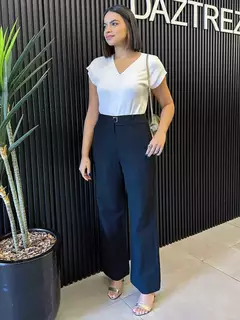 CALÇA COS DESFIADO - Daztrez Boutique Moda Feminina: Especialista em roupas femininas seguindo as últimas tendências do mundo fashion.
