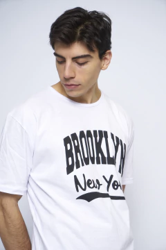 Remera Brooklyn Clasica - tienda online