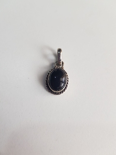 Dijes de Piedras Chicos - comprar online