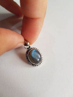 Dijes de Piedras Chicos en internet