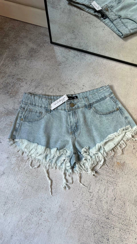 Short Clasic Celeste