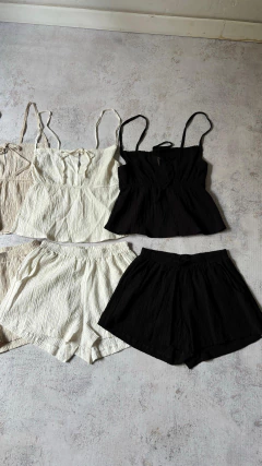 Conjunto Cyra en internet