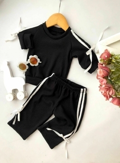 Conjunto Britney Negro (Buzo + Pantalón Palazo de Tela Waffle) - comprar online
