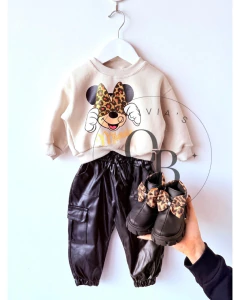 Buzo Minnie con Glitters en internet