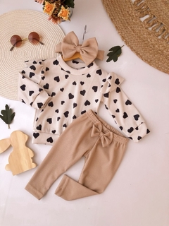 Conjunto Romántico Corazones (Buzo + Pantalón + Moño Tela Waffle) - comprar online