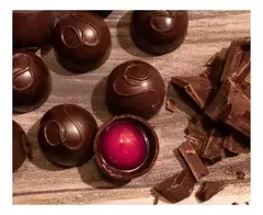 Lata Coraçao Bombom Amargo E Cereja Cherrissimo Classic 52g - comprar online