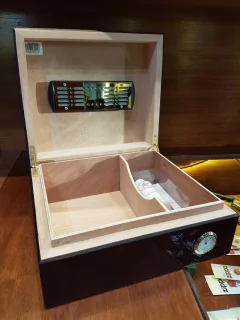 HUMIDOR PARK LANE 50 - Negocio de Puros y Habanos - Calidad y excelencia de puros y habanos