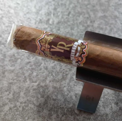 YR - LÍNEA FIESTA - ROBUSTO x20 en internet