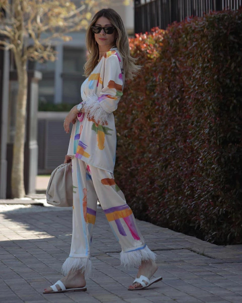 CONJUNTO KIMONO Y PANTALON ELLA CON PLUMAS - comprar online