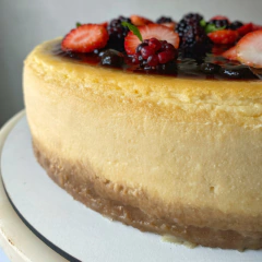 TORTA CHEESECAKE CON FRUTOS ROJOS - Tea Time Box