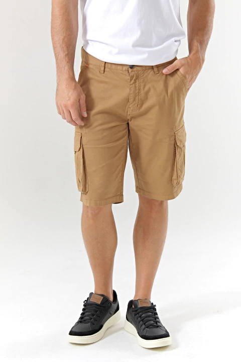 Bermuda cargo de gabardina Volker camel - comprar online
