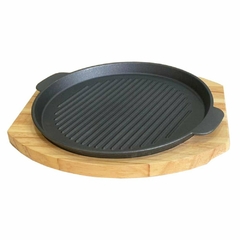 FUENTE DE HIERRO CON BASE DE MADERA