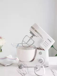 BATIDORA PLANETARIA BLANCA 700 W - Diseno Bazar