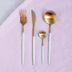 Set De 24 Cubiertos De Acero Inoxidable Premium (Dorados Con Mango Blanco) en internet