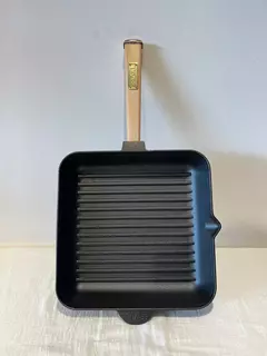 Sarten Grill Hierro Fundido 26×26 mango Madera BRIZOLL UCRANIA en internet