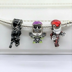 DJO678 CHARM IRON MAN PLATA 925 en internet