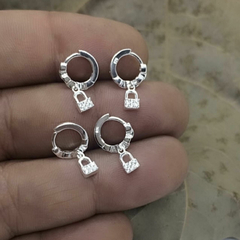 ARO584 AROS HUGGIES PLATA 925