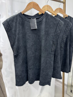 REMERA VIKI TACHAS - tienda online