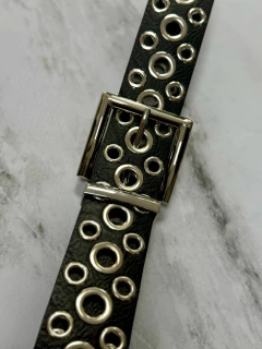 Cinto faja con arandelas en internet