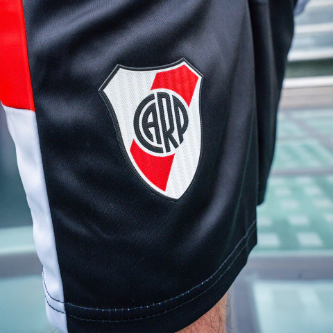 Imagen de Short De Entrenamiento Millonario Niño RIVER | LICENCIA CLUBES®