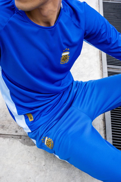 Kit Oficial AFA Buzo Liviano Estadios + Pantalón Deportivo - comprar online