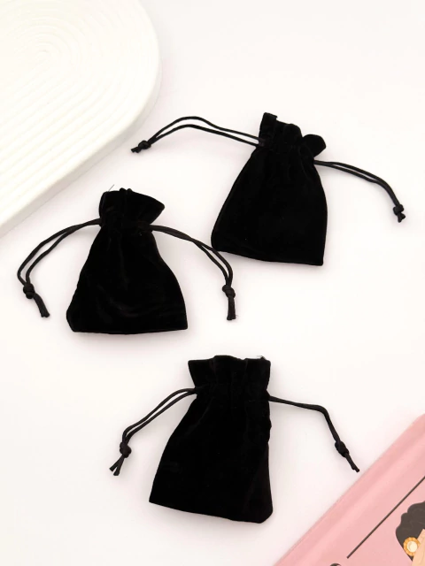 Pack x3 Bolsita Negra Gamuza 9*7.5cm CD882 - comprar online