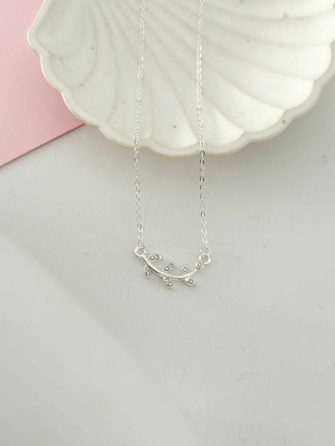 Collar Hoja Multi Strass Blanco x3- No acumula descuento