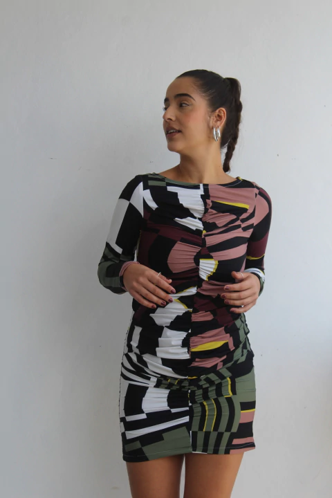 VESTIDO FRANZIDO GEOMÉTRICO