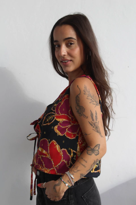 BLUSA ESTAMPADA AMARRAÇÃO FRONTAL | FARM - comprar online