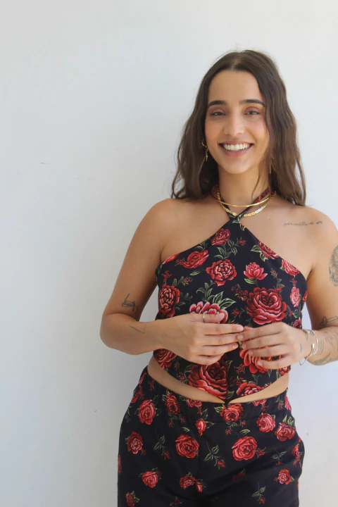 BLUSA FRENTE ÚNICA ROSAS | FARM - comprar online