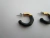 Brinco Argola Pequena Geométrica Ouro Branco/Preto - Acessórios com personalidade - Loja Joinha Bijoux