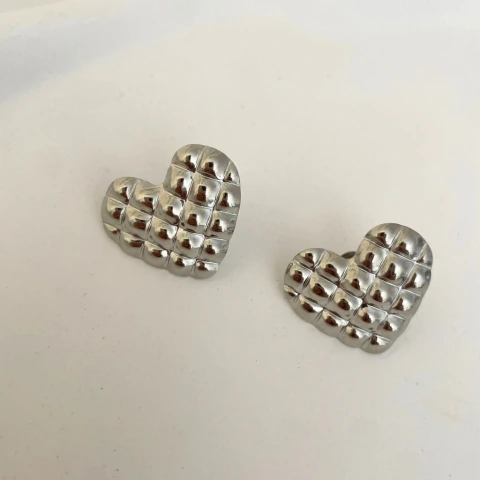 Brinco Coração Abacaxi Aço Inoxidável - Acessórios com personalidade - Loja Joinha Bijoux