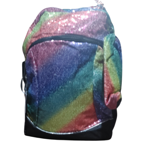 Mochila escolar Pratys de espalda con cartuchera, decorada con lentejuelas brillantes en tonos arcoíris.