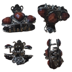 Broches de metal con strass y gema en forma de tres corazones, diseñados para el cabello de mujer.