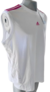 Remera sin mangas blanca de adidas, modelo Predator David Beckham, con detalles en rosa en los hombros.