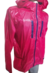 Campera adidas ROMPEVIENTO de color rosa con capucha y detalles en azul.