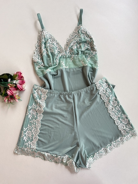 Short Doll Ariela Verde - comprar online