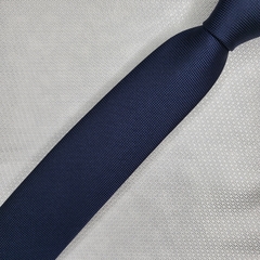 Gravata Slim Jacquard Lisa Trabalhado Azul Marinho na internet