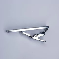 Prendedor de Gravata Slim Prateado com Detalhes - comprar online