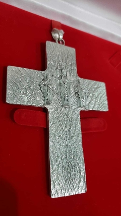 Cruz peitoral Cristo ,apóstolos Pedro e Paulo - Celtic Joias Masculinas