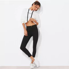 Calça Capri Preta Com Listra Lateral - loja online