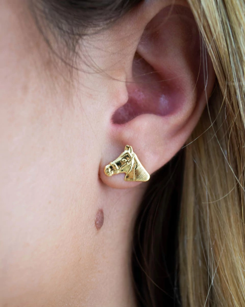 Brinco Cabeça Cavalo Crina Ouro - comprar online