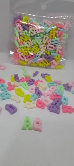Dijes Letras Surtidas Pastel x50G