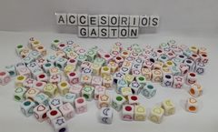 Cuentas Cuadradas 6x6mm Formas Varias x25Gr
