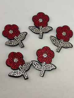 Aplique flor roja con strass vidrio excelente brillo x 10 piezas.