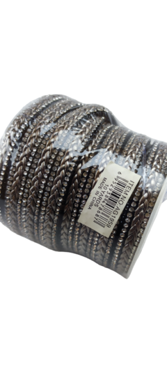 Gamuza con strass x 10 yardas.