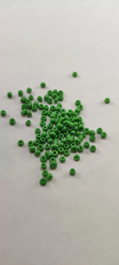 Mostacilla 2 mm opaca pasante x 100 gramos. - tienda online