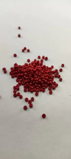 Mostacilla 2 mm opaca pasante x 100 gramos.