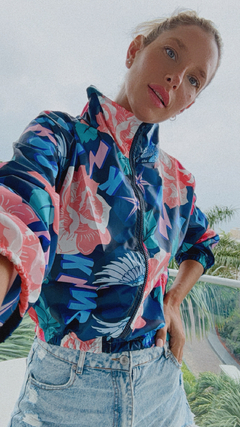 Campera impermeable• RAINY roses• en internet