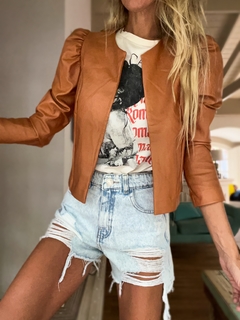 Jacket• LISSI caramel engomada• - comprar online